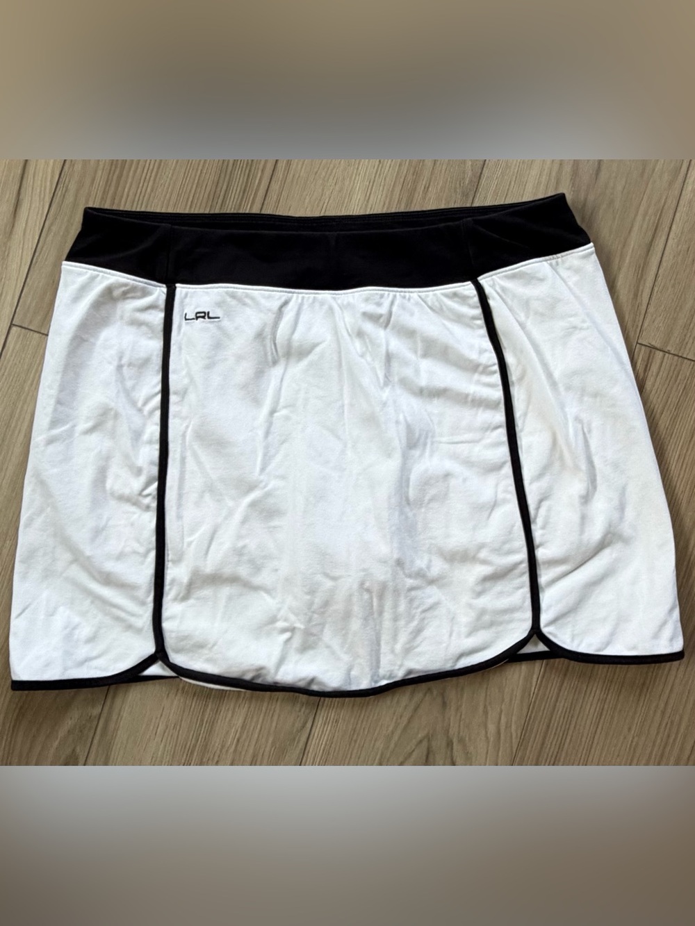 LRL Lauren Ralph Lauren White and Black Piping Athletic Skort Sz M Cotton Stretc